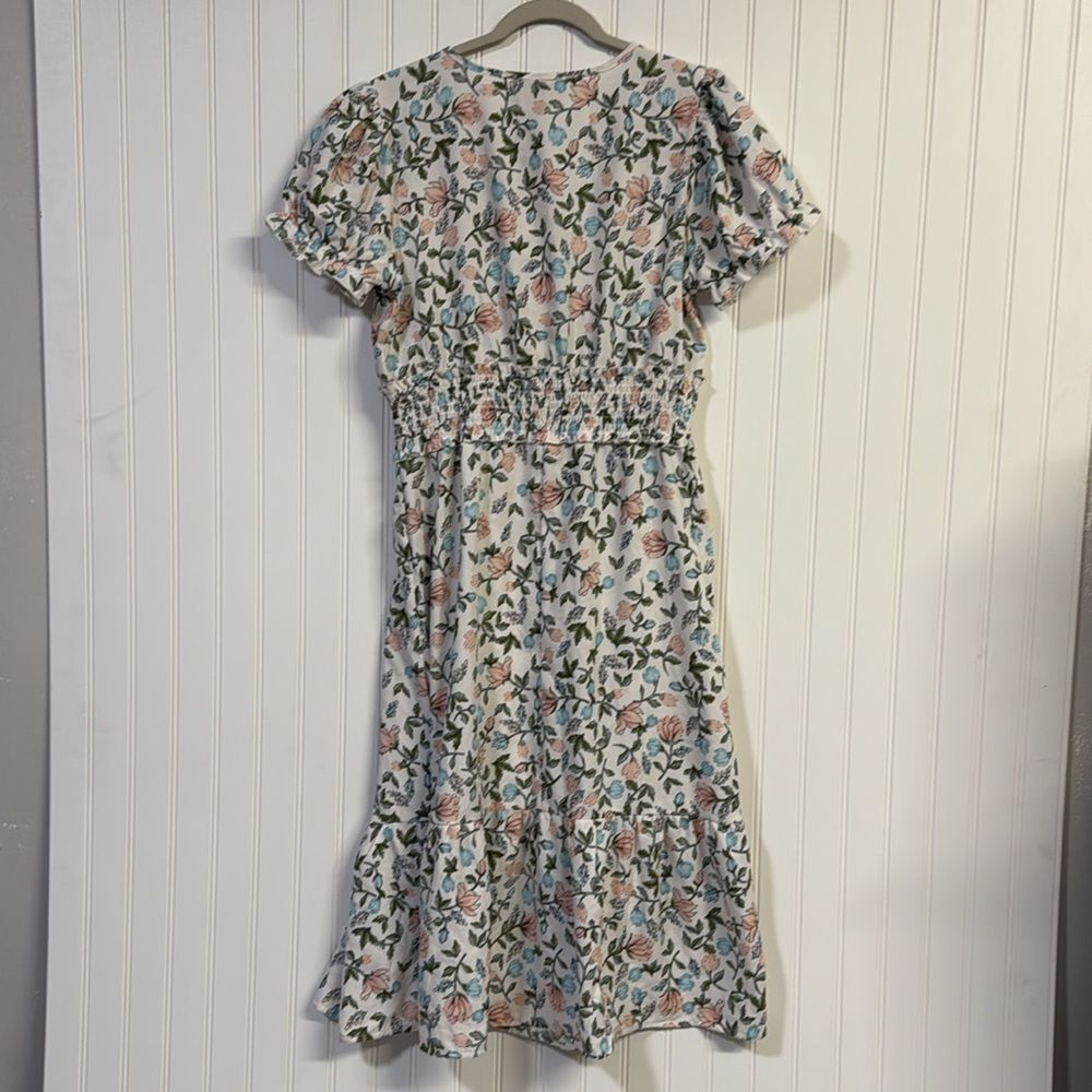 NWT GOGO Time To Bloom Floral White Cap Sleeve Midi Dress Ruched Tiered - Picture 9 of 9